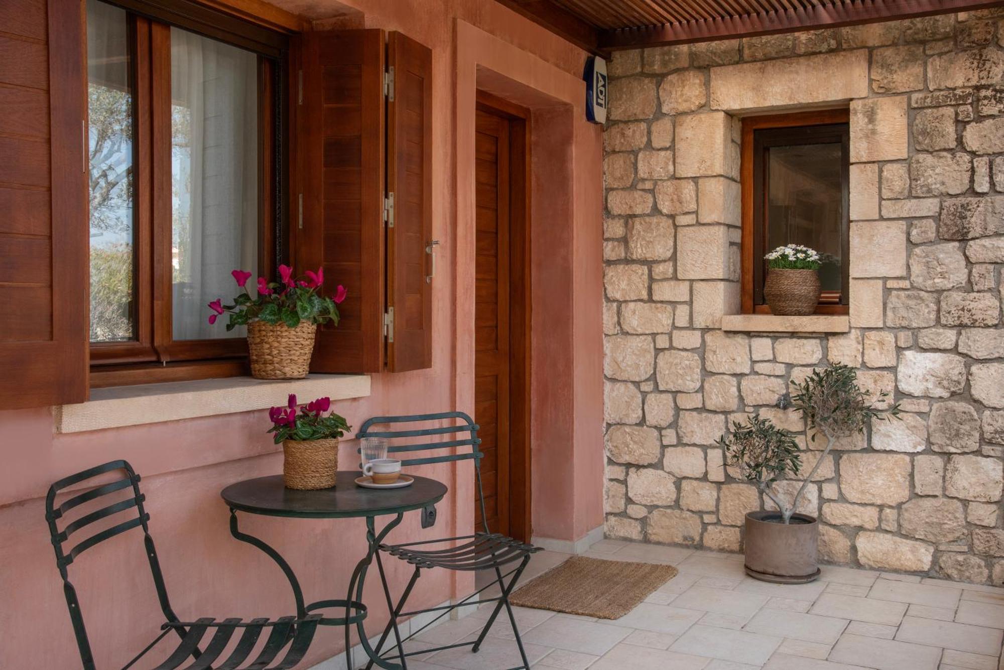 Pyrgos Ralli Estate Guesthouse Aegina Exterior photo